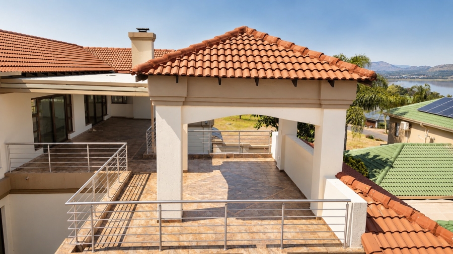 4 Bedroom Property for Sale in Kosmos Ridge North West